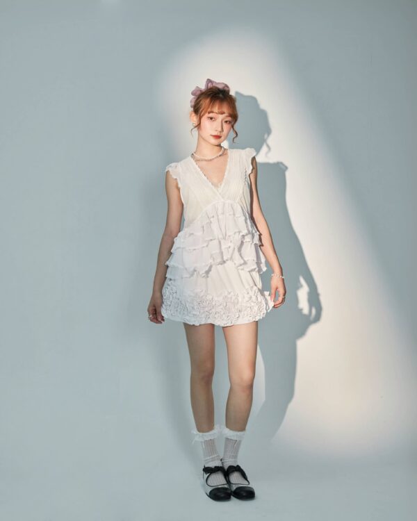 雲莉玫 重工立體花花短裙